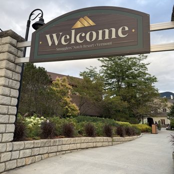 Hearth and Candle - Welcome sign outside restaurant - American Near Me - Jeffersonville, Vermont Hearth and Candle - Welcome sign outside restaurant - American Near Me - Jeffersonville, Vermont