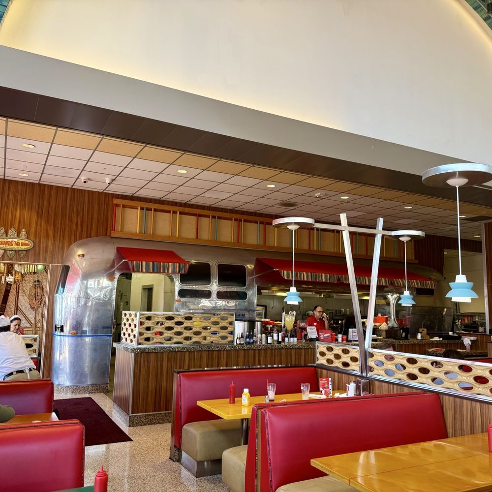 Ruby's Diner - Dining area - American Near Me - San Clemente, California Ruby's Diner - Dining area - American Near Me - San Clemente, California