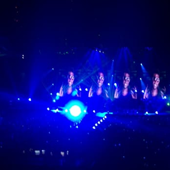 TD Garden - Performing with Usher - Stadiums & Arenas Near Me - Boston, Massachusetts