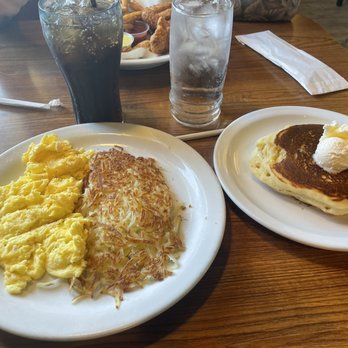 Denny's - Diners Near Me - Mojave, California