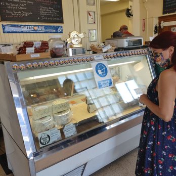 Rogue Creamery - Cheese Shops Near Me - Central Point, Oregon