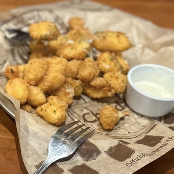 Cheddar's Scratch Kitchen - WISCONSIN CHEESE BITES - Hand-battered, lightly fried. Served with a side of our signature ranch. - American Near Me - Garland, Texas