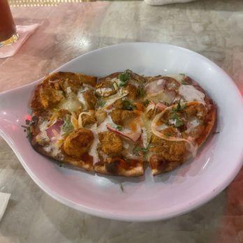Singh's Kitchen - Butter Chicken Flatbread big pieces of chicken good portions - Indian Near Me - Libertyville, Illinois