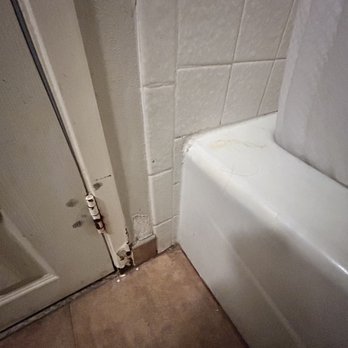 Vanllee Hotel & Suites - How are they making filthy rooms like this available for guests? - Hotels Near Me - Covina, California