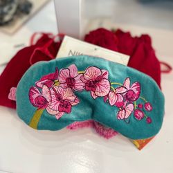 Nikki Blake - Lavender sleep mask - UK Brand