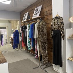 Kaige’s Closet - Displays