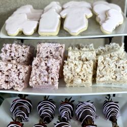 Emmy Larkin Event Planning - Yummy homemade cookies, crispy treats, and chocolate covered strawberries for a baby shower.