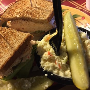 The Apple House - Huge, tasteless chicken salad sandwich and mushy coleslaw - American Near Me - Linden, Virginia The Apple House - Huge, tasteless chicken salad sandwich and mushy coleslaw - American Near Me - Linden, Virginia