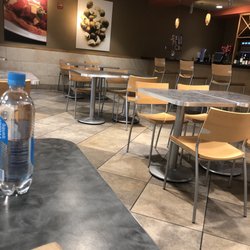 La Tapanade - Seating area and bar