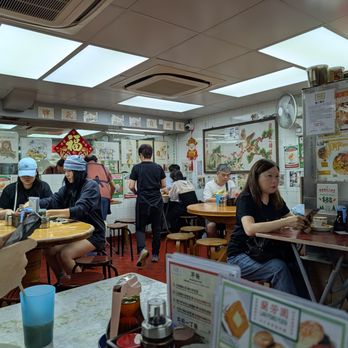 蘭芳園 - inside dining area is classic, very small inside - Hong Kong Style Cafe Near Me - Hong Kong, HK