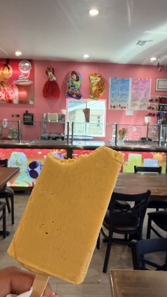 La placita Paleteria Y Taqueria