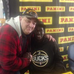 Autograph day at Name That Card Milwaukee Bucks