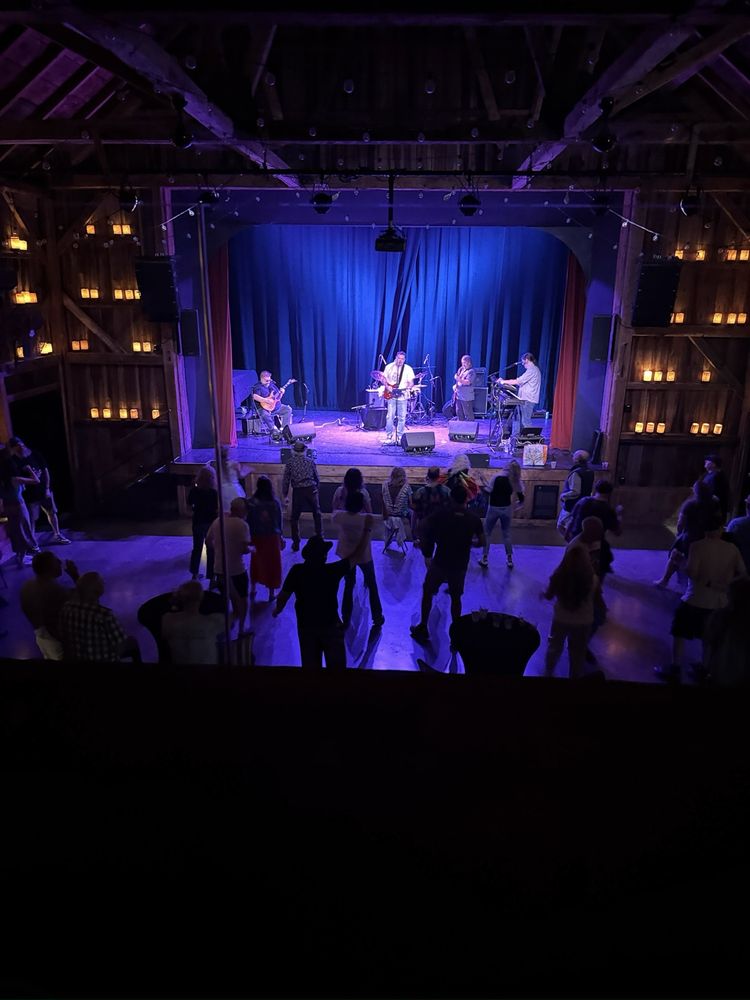 Vinegar Hill Music Theatre Logo