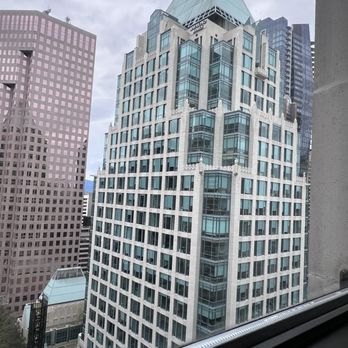 Fairmont Hotel Vancouver - Zoom in to see sculptures on the higher levels of the green roofed building. - Hotels Near Me - Vancouver, British Columbia Fairmont Hotel Vancouver - Zoom in to see sculptures on the higher levels of the green roofed building. - Hotels Near Me - Vancouver, British Columbia