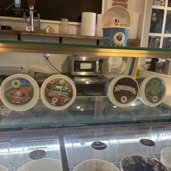 The Golden Scoop - Ice Cream & Frozen Yogurt Near Me - Overland Park, Kansas