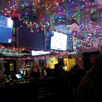 Mom's Place - Bar - Pubs Near Me - Chicago, Illinois