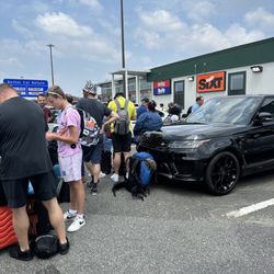 Dollar Rent A Car - Extremely long line that barely moved