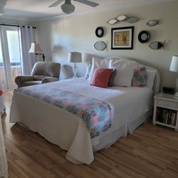 Fort Screven Villas - Master in villa 102