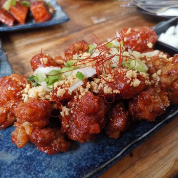 kini - Gebratener Blumenkohl 'wings' - Korean Near Me - Hamburg, HH