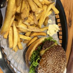 Burgers Berlin - Burger and fries