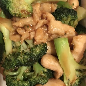 Lan Wo Take Out Chinese Restaurant - Chicken and broccoli - Chinese Near Me - Stony Brook, New York
