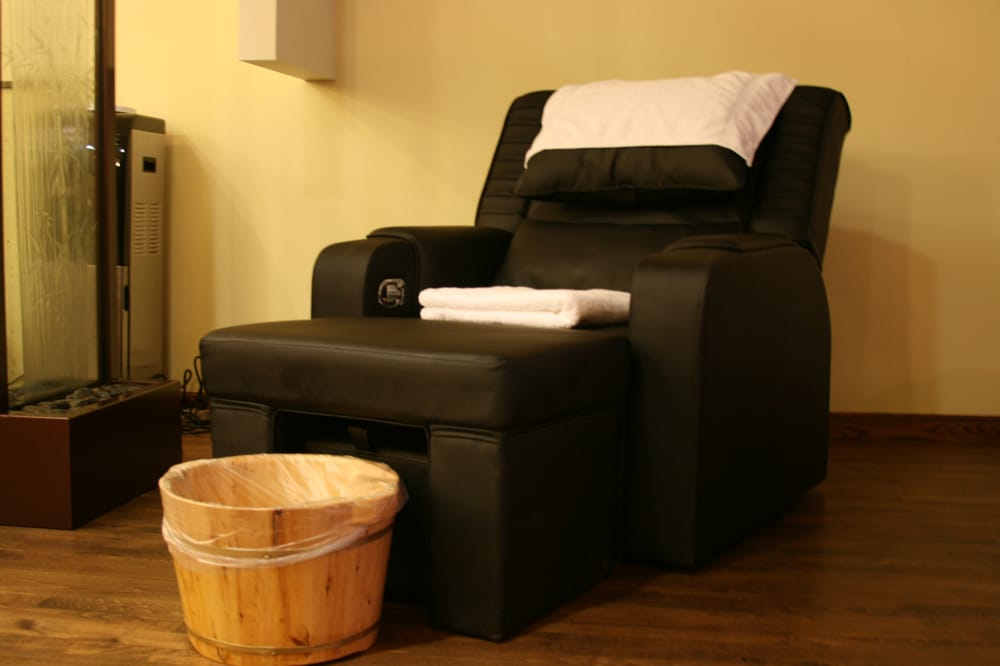 Kim's Nail Care Logo