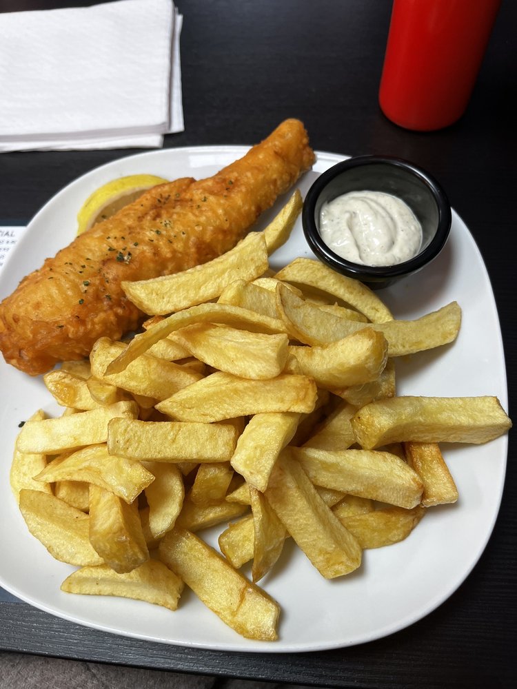 QUEENS FISH AND CHIPS Updated June 2024 305 Kilburn Ln, London, United Kingdom Seafood