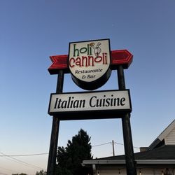 Holi Cannoli - Front sign
