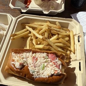 Milwaukee Public Market - Lobster roll from St. Paul - Public Markets Near Me - Milwaukee, Wisconsin