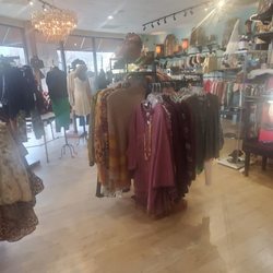 Divine Consign - Inside