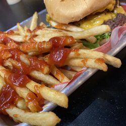 Inskip Grill at Fountain City - Good food, but extremely slow service every time. Always 35 minutes to make two cheeseburgers, fries, and cokes.