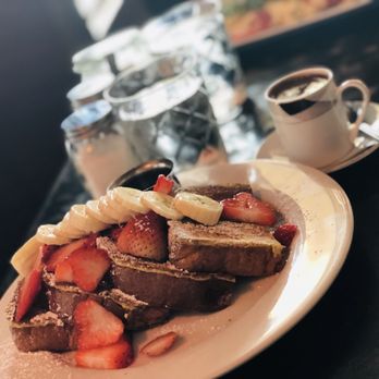 Blue Daisy - French toasts - Creperies Near Me - Santa Monica, California Blue Daisy - French toasts - Creperies Near Me - Santa Monica, California