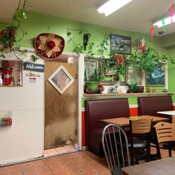 Tienda Y Taqueria El Pueblito