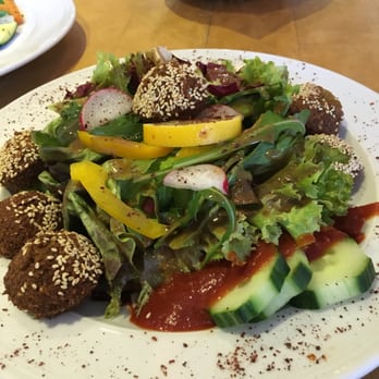 Kornhauskeller - Falafel with vegetables & salad - Middle Eastern Near Me - Hamburg, HH