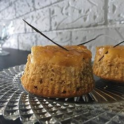 būkū - Pineapple upside down cake. Image credit: Buku
