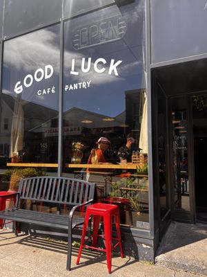 Café Goodluck by null