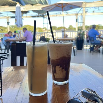 Pier 37 Boathouse - Painkiller and mudslide - Seafood Near Me - Falmouth, Massachusetts