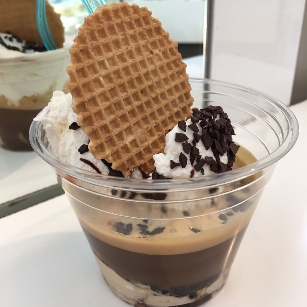 Affogato with tiramisu gelato. il affogato più bello e delizioso! Affogato with tiramisu gelato. il affogato più bello e delizioso!
