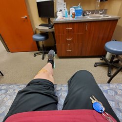 Associated Orthopedics of Detroit - Waiting for Dr. Bookout with Hyalgan Gel Shot #3 = A Happy Fri-YaY & Restful Weekend! 2/24/2023