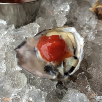 Chinook's - Oysters soooo fresh. - Seafood Near Me - Seattle, Washington