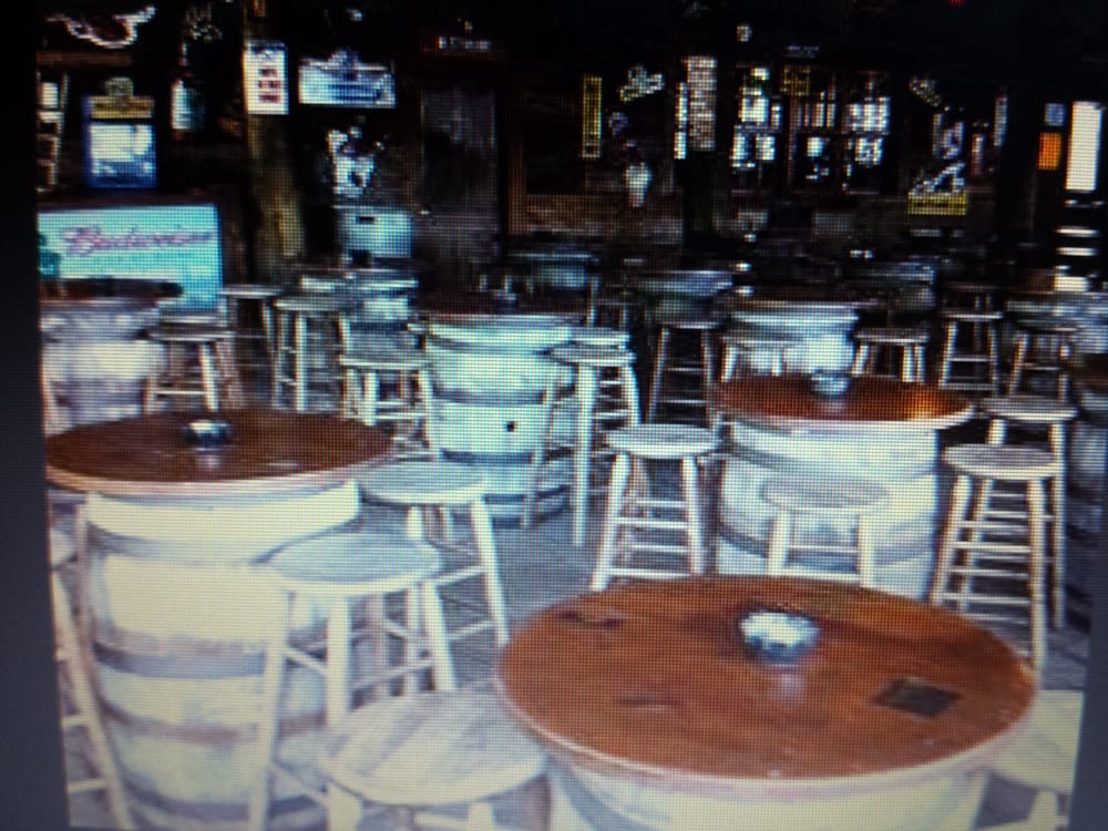 TIN LIZZY’S LANDING Updated October 2024 29592 Highway 22