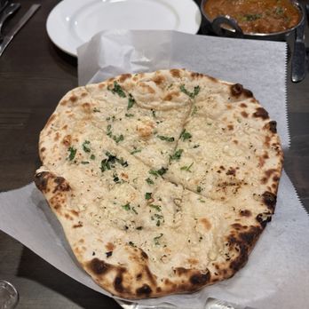 Thaliwala - Garlic Naan - Indian Near Me - Chanhassen, Minnesota
