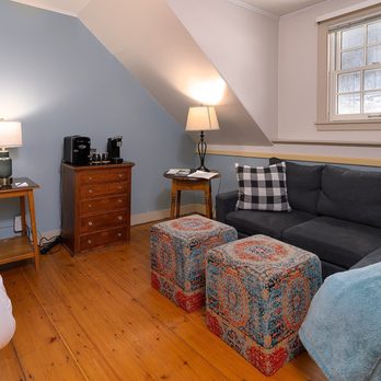 Brass Lantern Inn - Bed & Breakfast Near Me - Stowe, Vermont