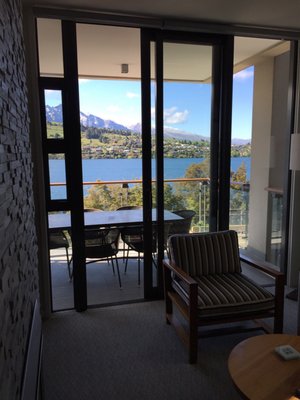 The Rees Hotel, Luxury Apartments & Lakeside Residences by null