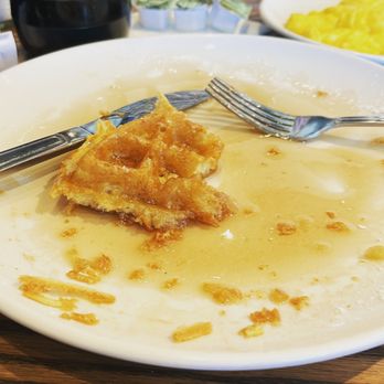 Another Broken Egg Cafe - Belgian Waffle - American Near Me - Gilbert, Arizona
