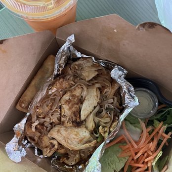 Fresh Thai - L Pad Thai Noodle & Thai iced tea - Thai Near Me - Pasadena, California