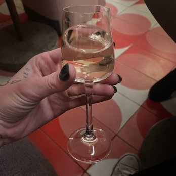 Coquette - Complimentary apple juice with bubbly - French Near Me - Chicago, Illinois