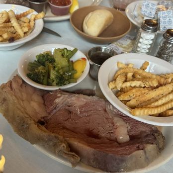 Gateway Lodge - Prime rib - Hotels Near Me - Land O Lakes, Wisconsin Gateway Lodge - Prime rib - Hotels Near Me - Land O Lakes, Wisconsin