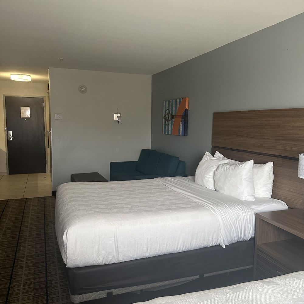 Sleep Inn - Sleeping area and sofa - Hotels Near Me - Bowling Green, Kentucky