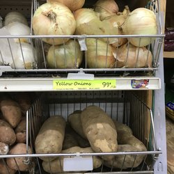 Swansea Bi-Rite Galaxy Foods - Biggest onions & potatoes I've Ever Seen!!!!